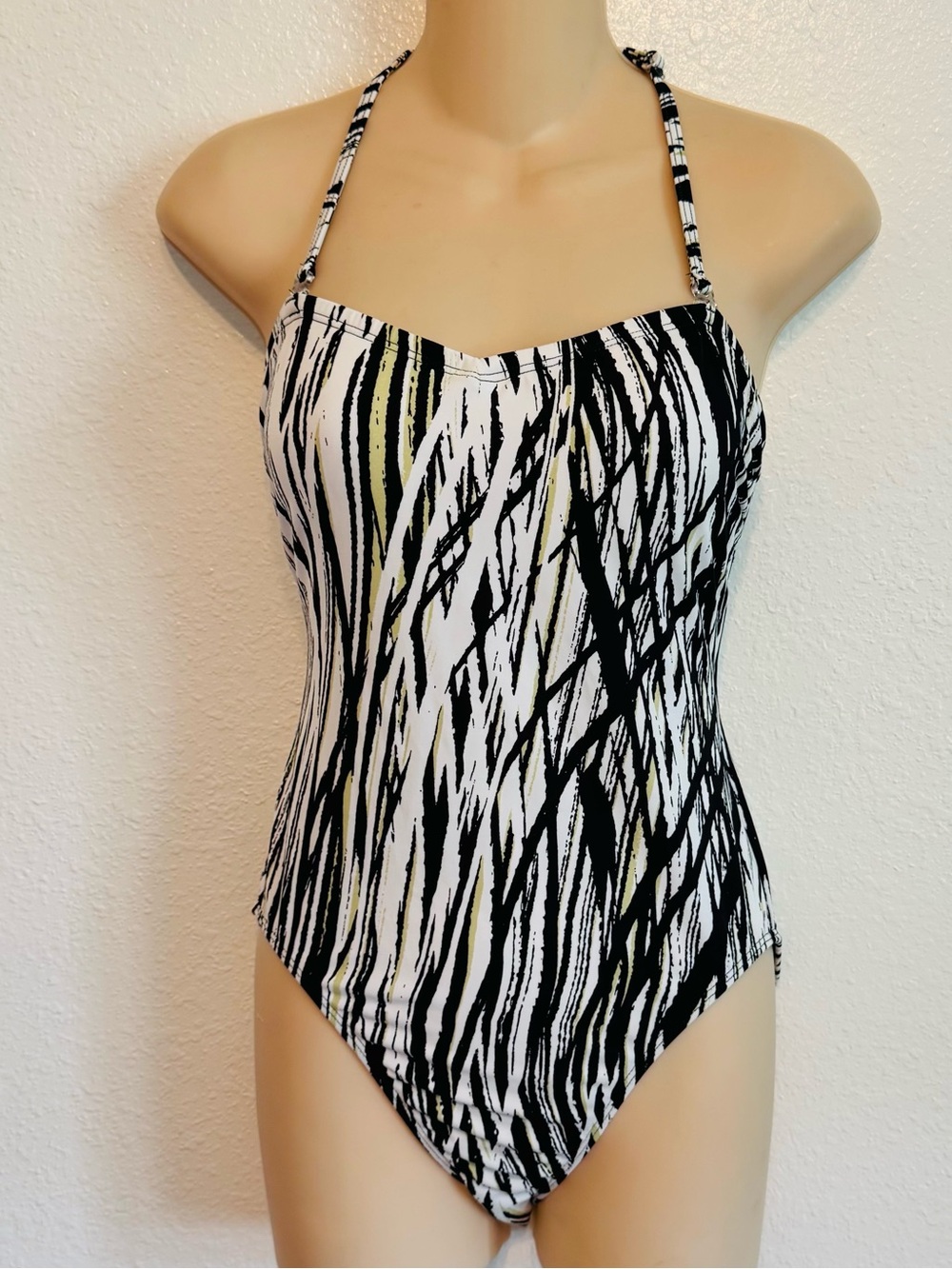 Shape FX size 8 Zebra Print One Piece Swimsuit Halter Full Coverage